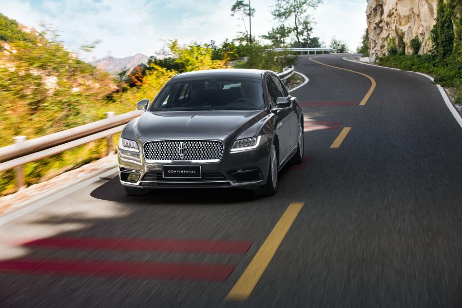  Lincoln Continental 3.0T AWD 2016 года  (CN) (фото 29 из 40)